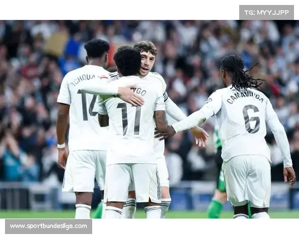 贡萨洛头球、左脚、右脚各入一球，完成完美帽子戏法